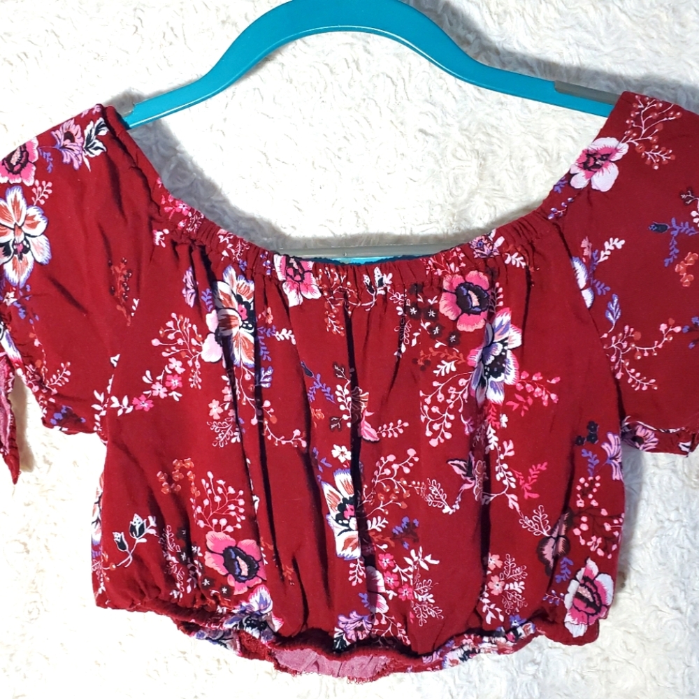 Full Tilt Flowery Crop Top- Women’s M